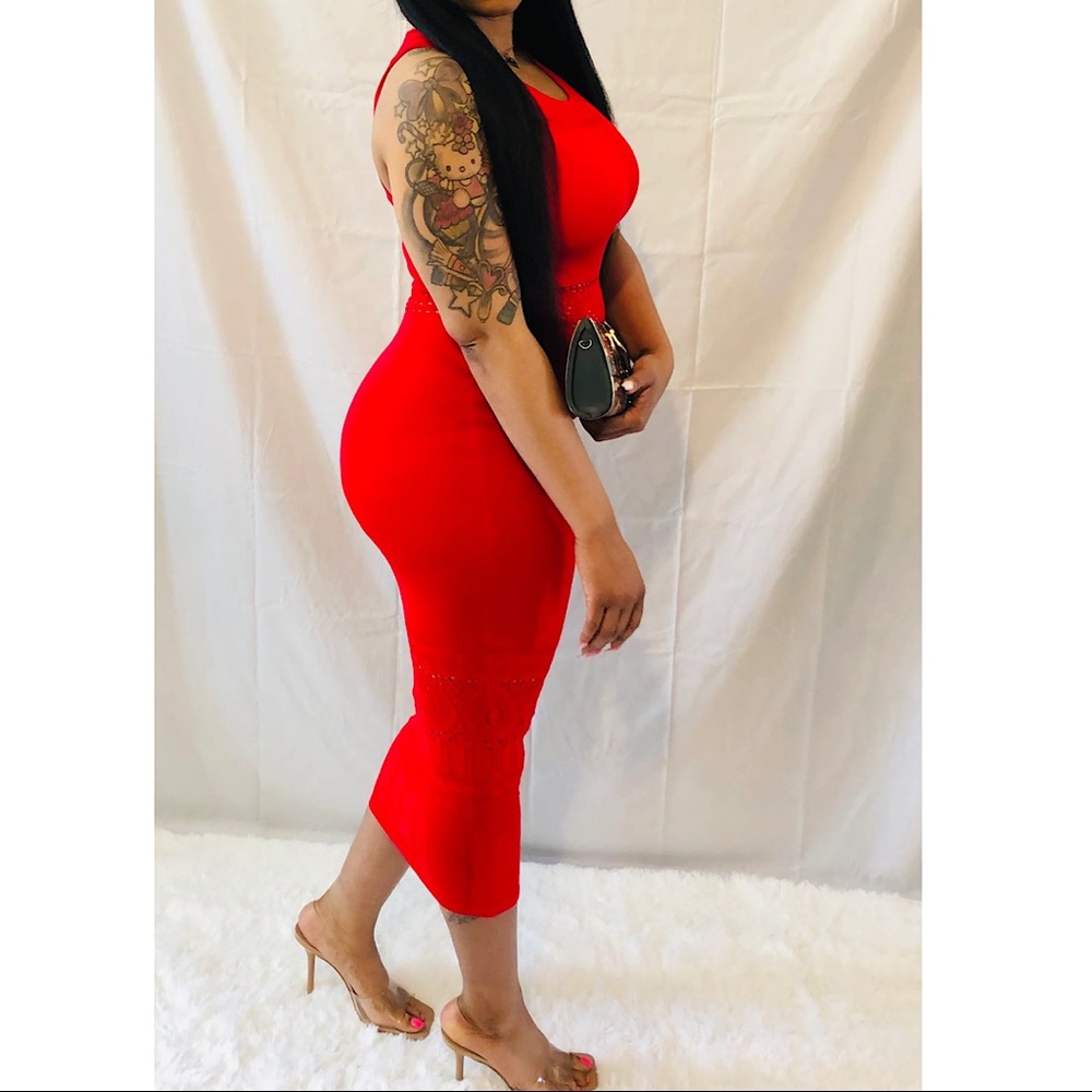 🌟The Lady In Red Midi Dress🌟